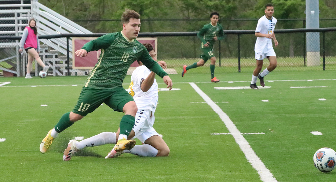 Juan Rosique and the Dragons defeated Cedarville 3-2 in the GMAC Semifinals.