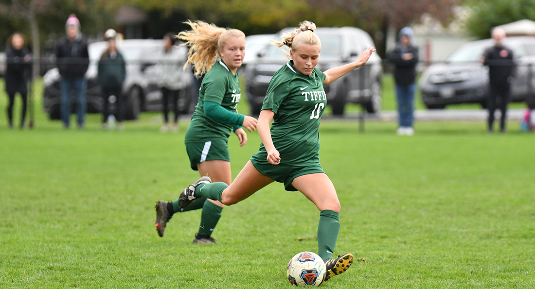 Dragons fall 5-1 to conference opponent Ursuline.