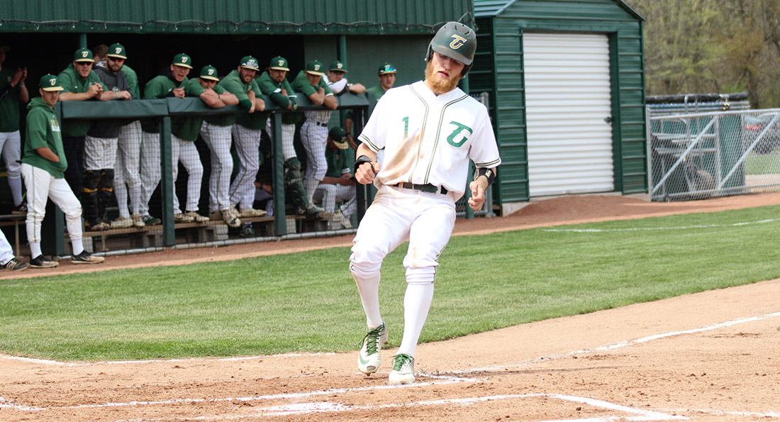 Dragons Overpower Oilers for Game Two Win, Split with Findlay