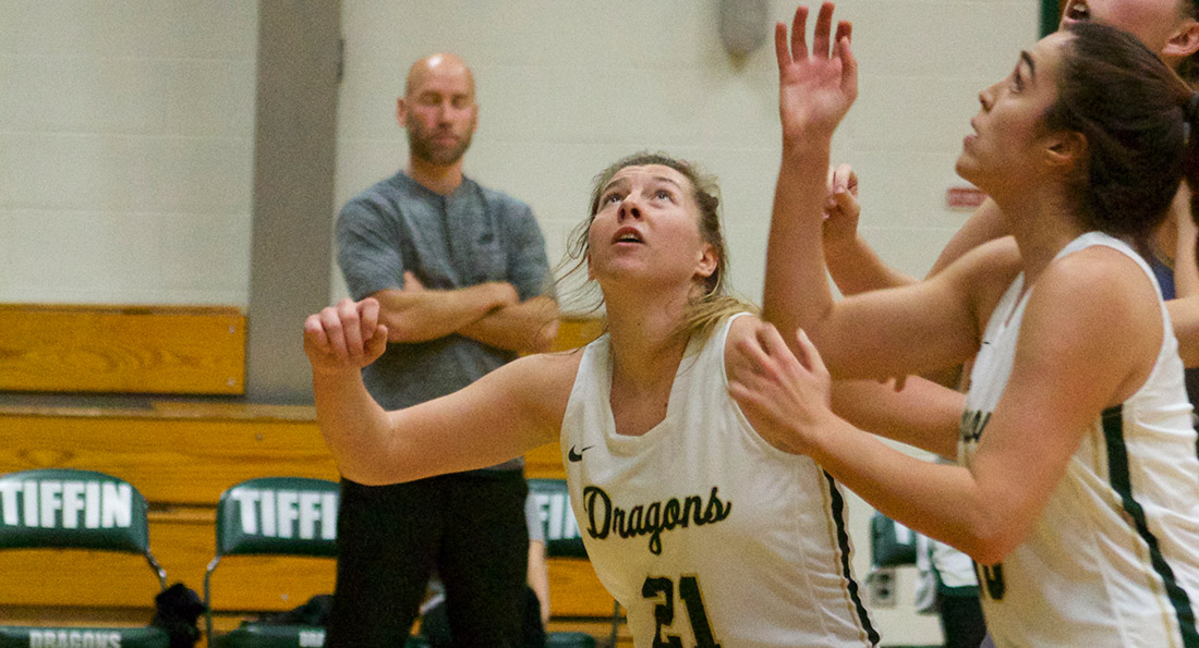 Jensen Hiegel led the Dragons with 15 points against Davenport.