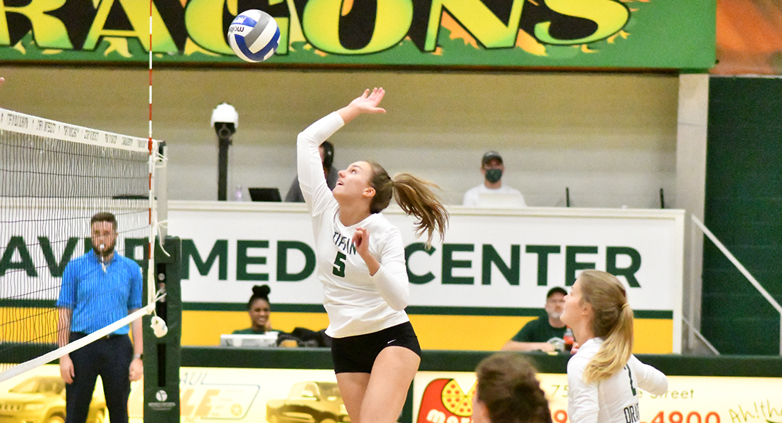 Volleyball team Drops 3-0 Loss to Walsh
