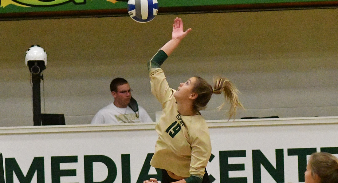 Rylie Roggow had 10 kills in the win over West Liberty.