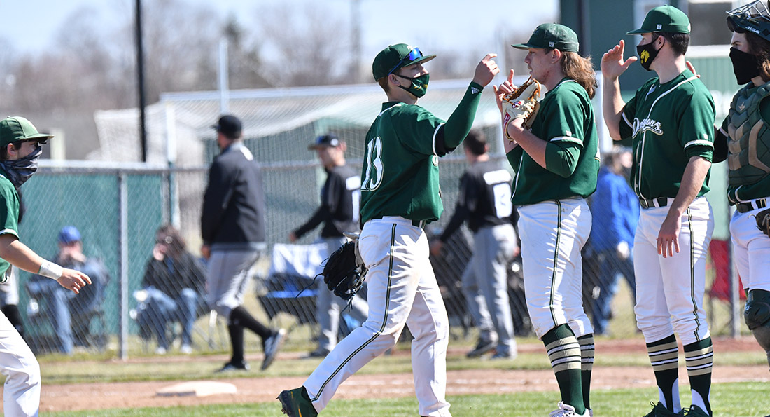 Baseball continues to win as they sweep the series with Grand Valley.
