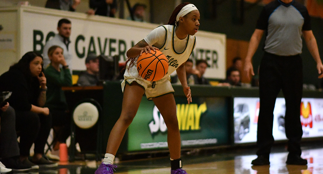 Catara Dejarnette led the team in points in the game against Lake Erie.